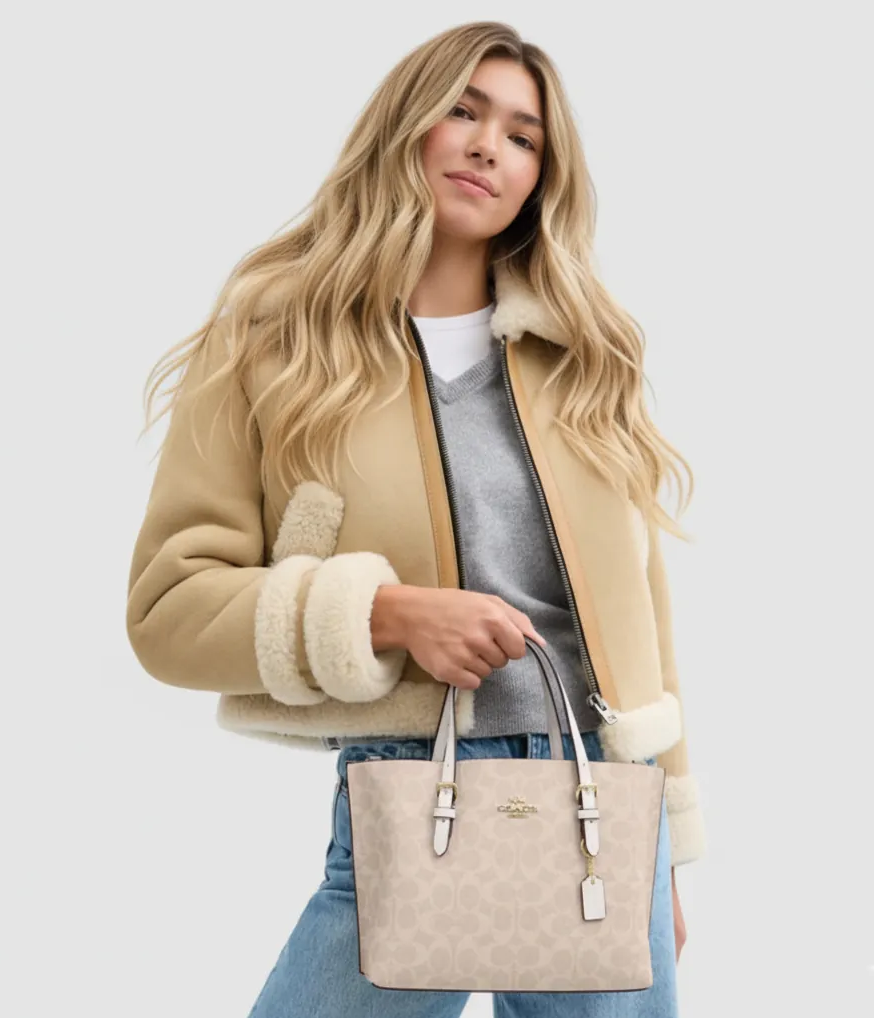 Die Mollie Tote Bag 25 aus charakteristischem Canvas - Sand/Kreide