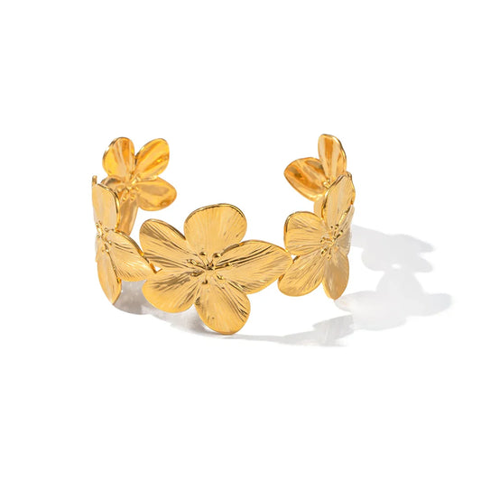 Armband mit goldener Rose